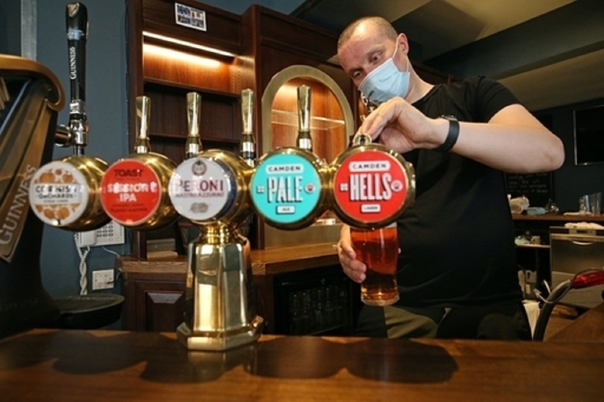 pubs closed