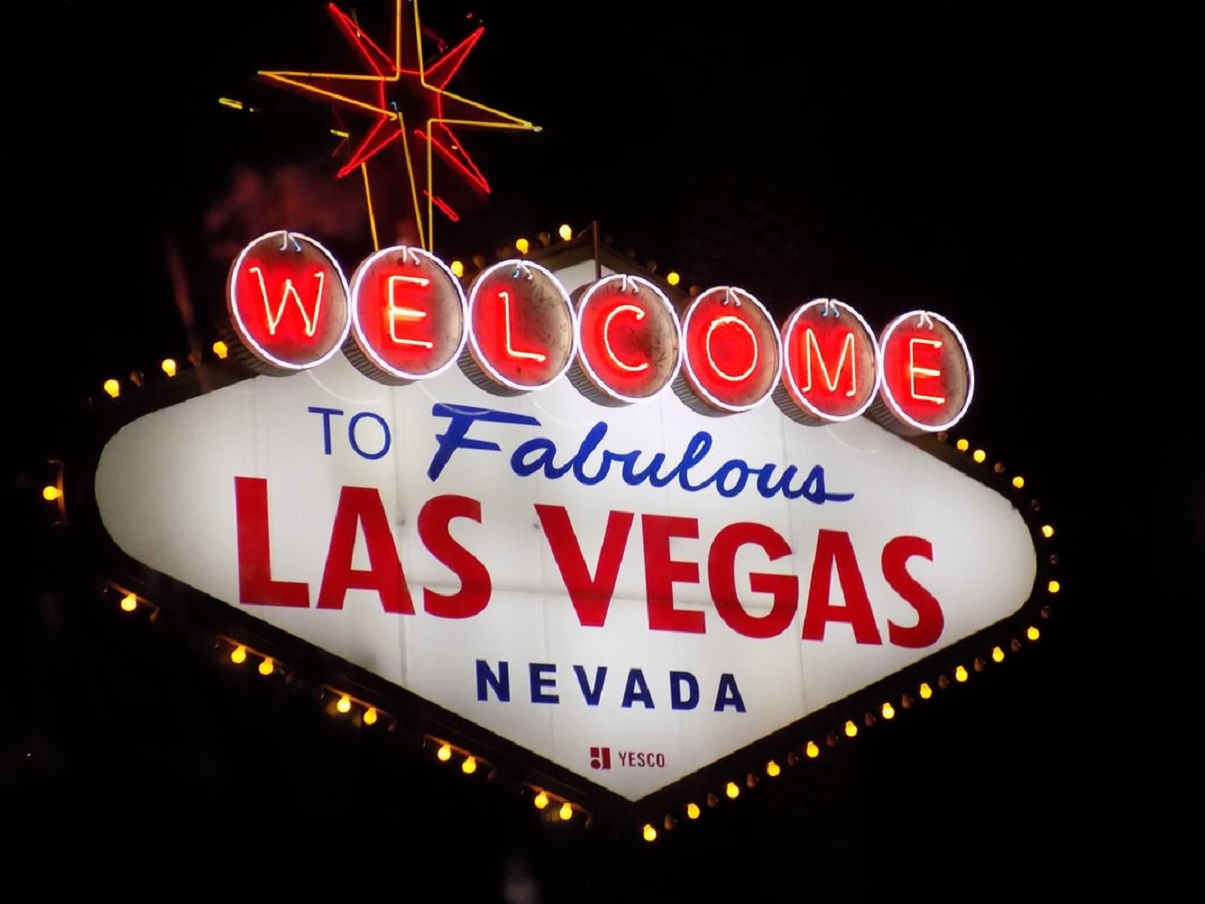 Enjoy the Very Best of Vegas on a Budget
